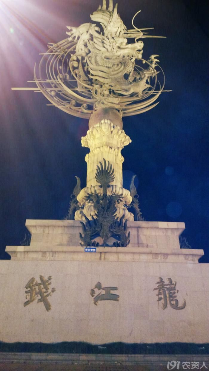 杭州行之钱塘江畔钱江龙和钱王射潮