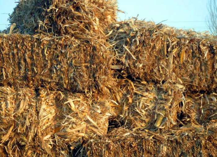 秸秆腐熟,取之自然